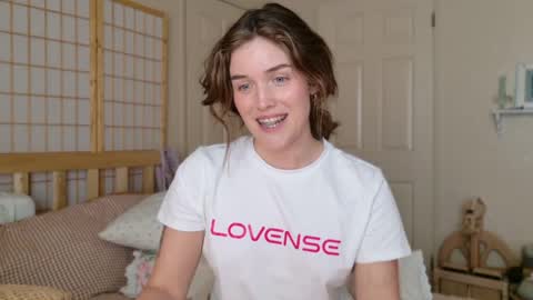 Julia    online show from May 2, 12:36 am