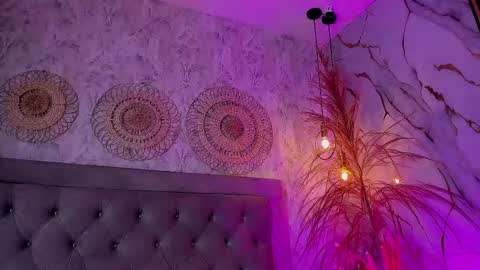 .... .          . .... online show from September 27, 10:28 pm