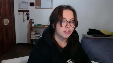 Sofi Lynch online show from March 13, 4:47 am