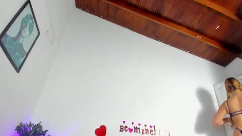 Sofia Vasquez online show from February 4, 10:02 pm