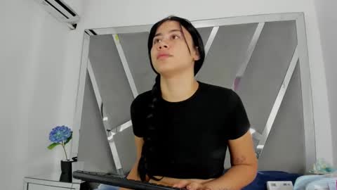 SOFIA online show from February 3, 9:18 pm