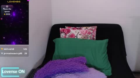 sofia  whitee online show from September 18, 9:19 am