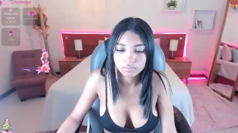 sofia_collen_ online show from November 13, 2:38 pm