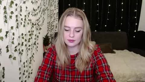 sofia_rosemary online show from December 30, 1:47 pm