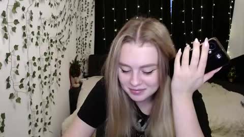 sofia_rosemary online show from December 28, 12:24 pm