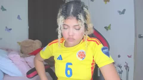 sofiacastillo01 online show from December 16, 5:19 pm