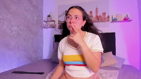 sofialujan_ online show from June 23, 11:47 pm