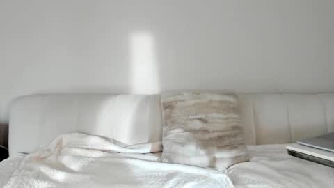 SOFIA   online show from November 5, 9:53 pm