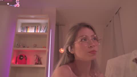 Sofi  online show from March 6, 10:04 pm