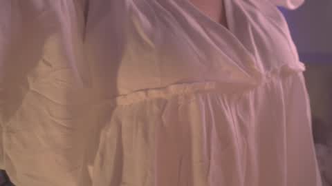 Sofi  online show from December 15, 9:20 pm