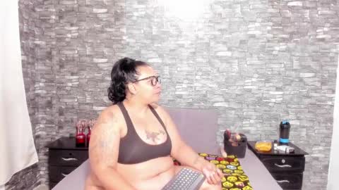 Vicky  online show from January 16, 9:48 am