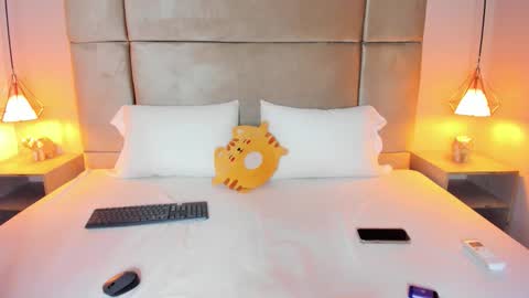 Sofia online show from December 18, 3:55 am