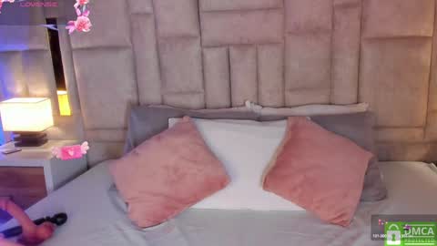 Sofia online show from February 8, 8:10 pm