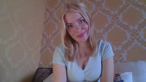 softy_aura online show from July 28, 2:05 pm