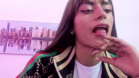 sofy_durand online show from March 7, 7:32 pm