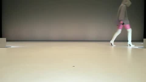 0La online show from November 12, 7:12 pm