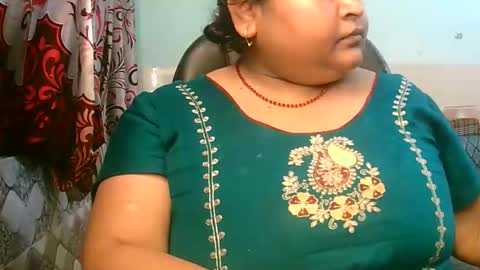 soni88888 online show from April 1, 2:47 pm