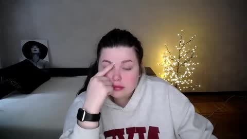 sophia__olsen online show from April 18, 6:27 am