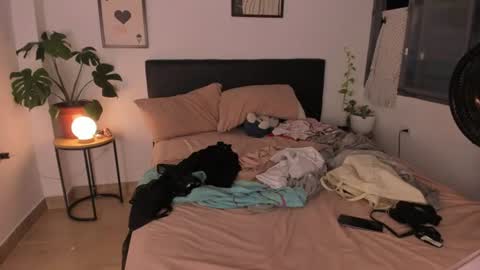 sophia_goth online show from June 18, 2:13 am