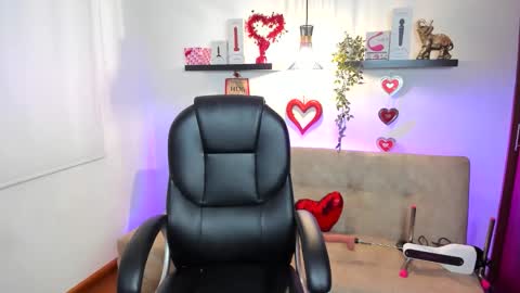 sophia_miller4 online show from February 10, 11:52 pm