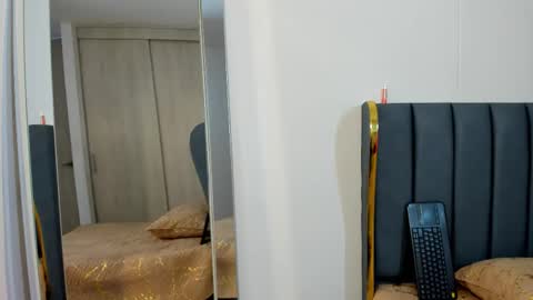 sophia_owens_2 online show from November 3, 4:44 pm