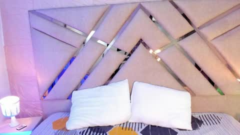 Sophia Paris online show from April 8, 2:57 am