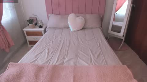    online show from March 4, 11:50 am