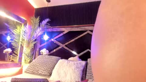 SophiaSmiths online show from February 27, 8:31 pm