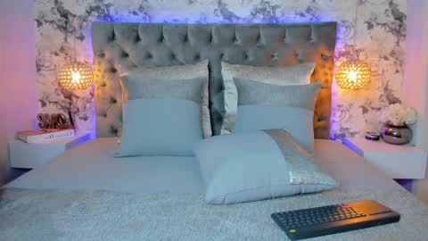 Sophi  online show from December 31, 1:57 am