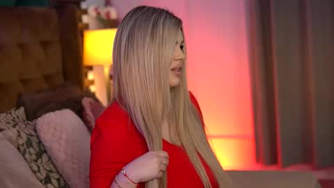 Sophie online show from March 2, 6:47 am