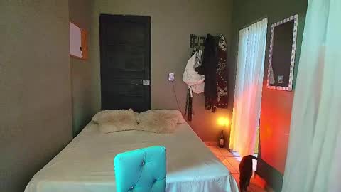 sophiejuicy_ online show from January 11, 8:19 am