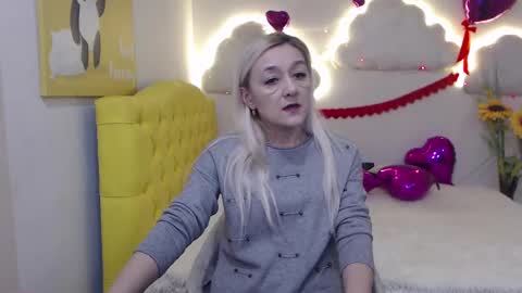 sophiekittyy online show from February 16, 7:26 am