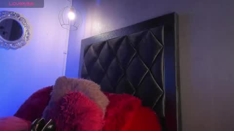 sophi online show from September 13, 9:50 am