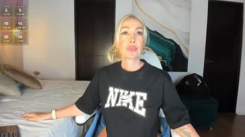 Sophi online show from January 19, 2:52 am