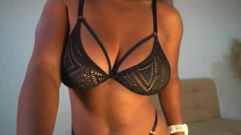 sow_fitt online show from November 18, 7:48 pm