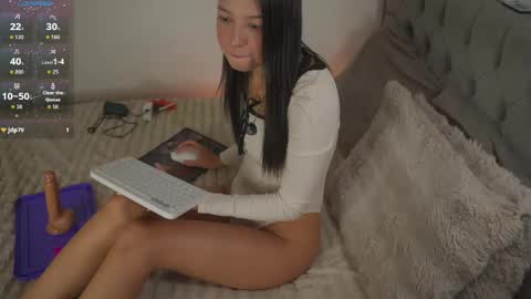 Denise online show from April 8, 8:00 pm