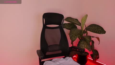 Sami Diaz   online show from December 10, 9:55 am