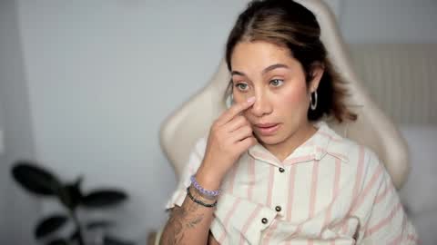 brisa  s online show from December 10, 6:49 pm