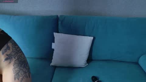 Nicole online show from October 21, 6:28 am