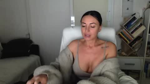 Carla online show from October 1, 7:08 pm