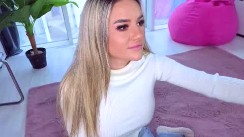 Anna online show from December 4, 12:07 pm