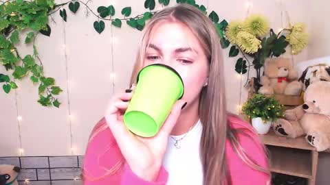 Karina online show from November 18, 10:05 am