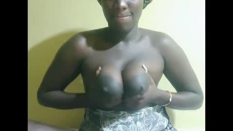 squirtypussie online show from June 2, 7:15 pm