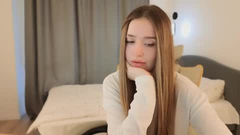 Chloe online show from June 5, 4:38 am