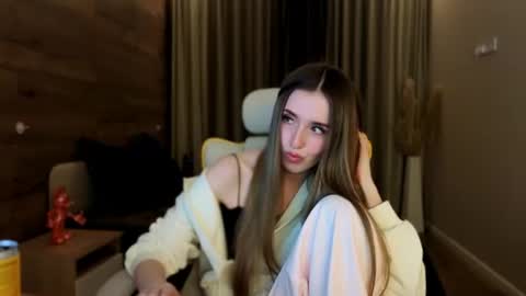 Chloe online show from July 19, 7:49 pm