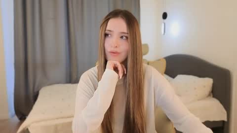 Chloe online show from June 5, 7:03 am