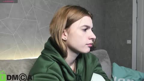 Stacey GMT5 Mo Tu We Th Fr Sa 3am -10am online show from December 22, 1:09 am