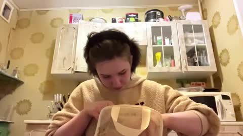 Emma online show from March 7, 9:55 pm