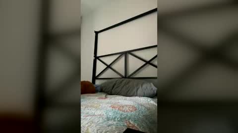 starrsitting_pretty online show from June 17, 12:28 pm