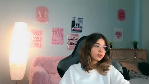 Sara online show from June 3, 2:33 pm